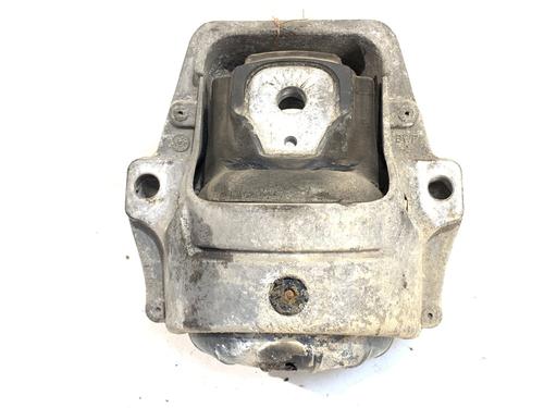 engine-mount-audi-a4-b8-8k2-2007-2008-2009-2010-2011-2012-2013-2014-2015-2016-2017-39287682 main image