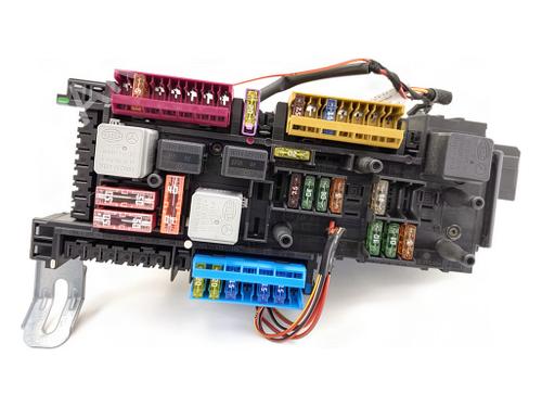 Used Fuse box Fuse box MERCEDES-BENZ C-CLASS (W204) C 250 CGI (204.047) (204 hp) 40490157 40490157