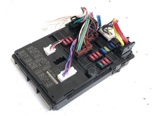 Used Fuse box Fuse box 39297434 39297434