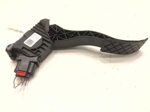 pedal-vw-passat-b8-variant-3g5-cb5-2014-39296858 main image