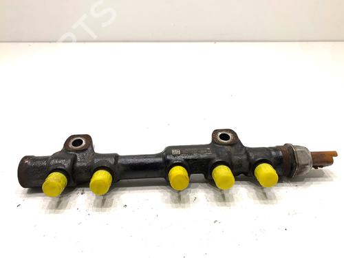 Used Injection rail Injection rail 39324802 39324802