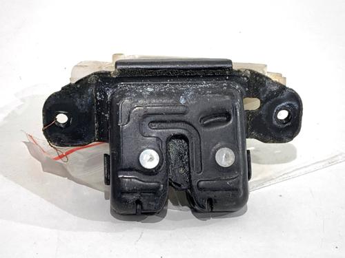 tailgate-lock-toyota-yaris-_p13_-2010-2011-2012-2013-2014-2015-2016-2017-2018-2019-2020-39307043 main image