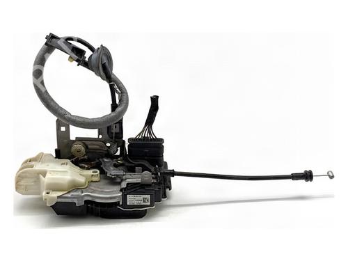 rear-left-lock-volvo-v40-hatchback-525-2012-2013-2014-2015-2016-2017-2018-2019-39363189 main image