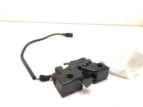 hood-lock-vw-passat-b8-variant-3g5-cb5-2014-39339416 main image
