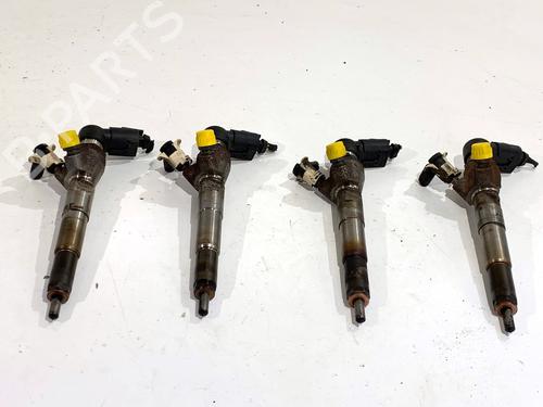 injector-mercedes-benz-cla-coupe-c117-2013-2014-2015-2016-2017-2018-2019-39328585 main image