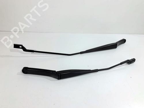 front-windshield-wiper-arm-skoda-octavia-iv-combi-nx5-pv5-2019-39323608 main image
