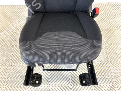 Right front seat FORD TOURNEO COURIER B460 MPV 1.5 TDCi | BP39333787C16 - Image 3