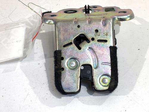 tailgate-lock-audi-a3-limousine-8vs-8vm-2013-2014-2015-2016-2017-2018-2019-2020-2021-39322454 main image