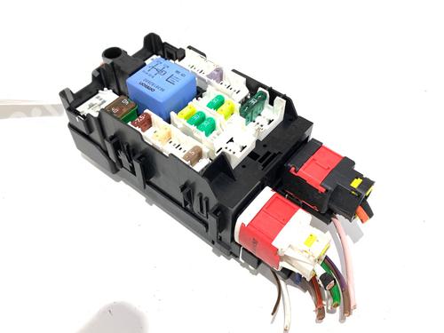 Used Fuse box Fuse box 39287915 39287915