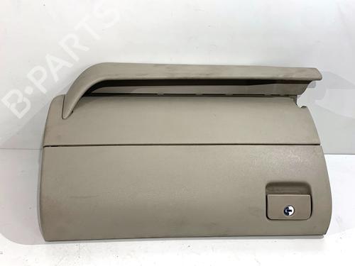 Used Glove box Glove box 39304685 39304685