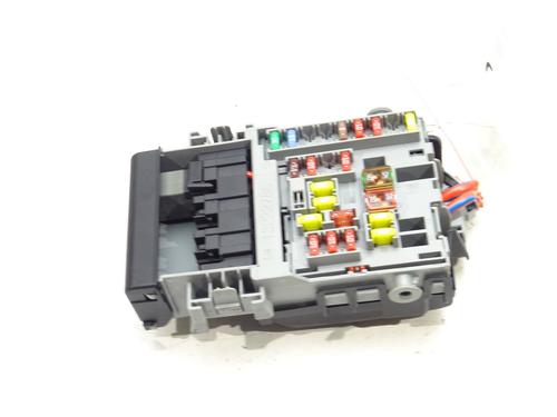 Used Fuse box Fuse box 39269272 39269272
