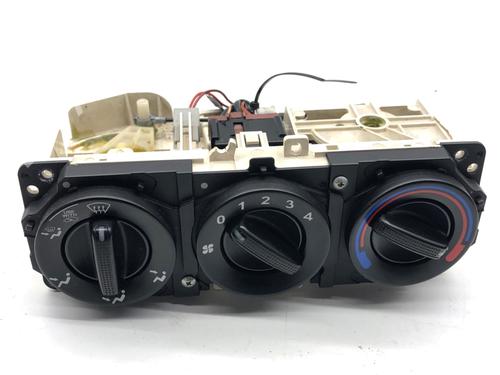 climate-control-honda-civic-vii-hatchback-eu-ep-ev-2000-2001-2002-2003-2004-2005-2006-39328180 main image