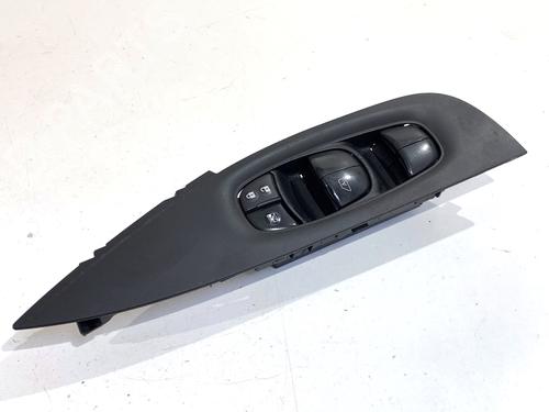 switch-nissan-qashqai-ii-j11-j11_-2013-39339365 main image