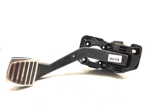 pedal-alfa-romeo-stelvio-949_-2016-39312168 main image