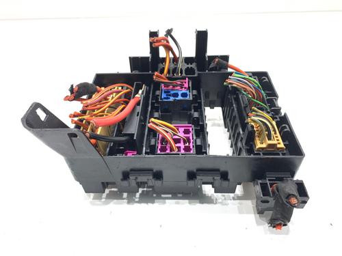 Used Fuse box Fuse box 39289678 39289678