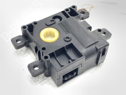 Used Heater blower motor Heater blower motor TOYOTA COROLLA Estate (_E21_) 2.0 Hybrid (MZEH12) (180 hp) 39293346 39293346