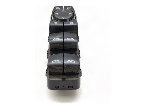 switch-opel-insignia-b-sports-tourer-z18-2017-39370265 main image