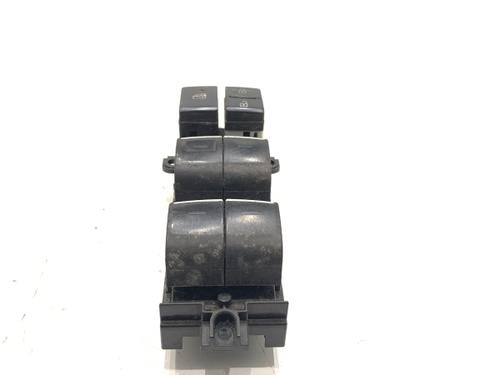 Used Switch Switch TOYOTA COROLLA Saloon (_E21_) 1.6 VVTi (ZRE210) (132 hp) 39339919 39339919