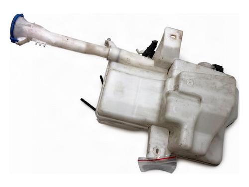 windscreen-washer-tank-volvo-v40-hatchback-525-2012-2013-2014-2015-2016-2017-2018-2019-39378246 main image