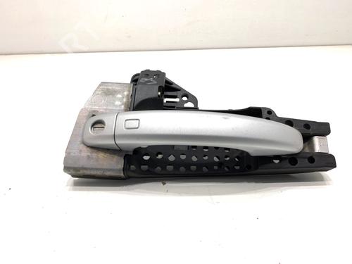 Used Front left exterior door handle Front left exterior door handle 39332552 39332552