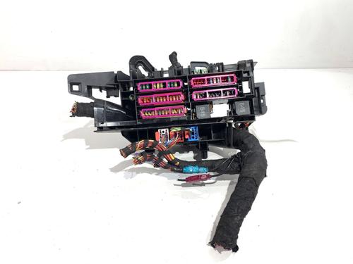Used Fuse box Fuse box 39305745 39305745