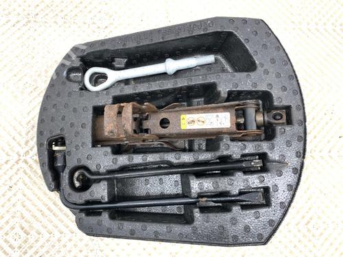 jack-kit-jeep-grand-cherokee-iv-wk-wk2-2010-39337301 main image