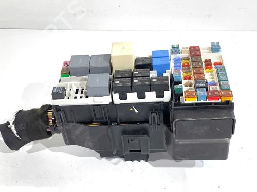 Used Fuse box Fuse box 39319577 39319577