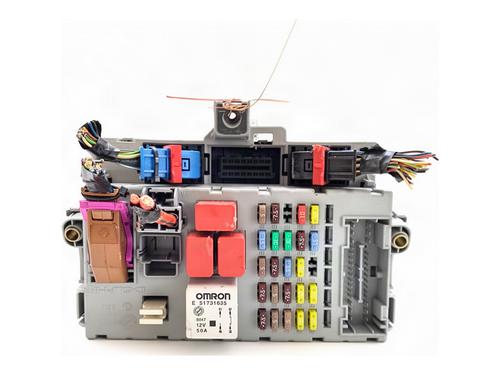 Used Fuse box Fuse box 39371380 39371380