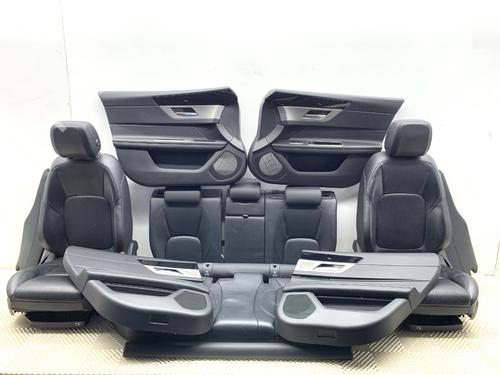 seats-set-jaguar-xf-ii-x260-2015-39303684 main image