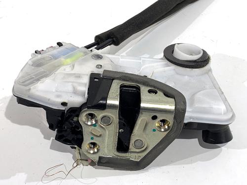 front-right-lock-toyota-c-hr-_x1_-2016-39308143 main image