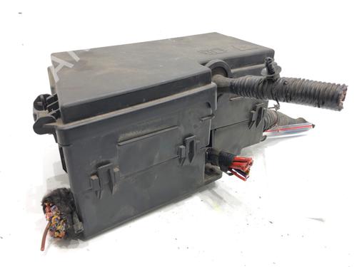 Used Fuse box Fuse box 39313410 39313410