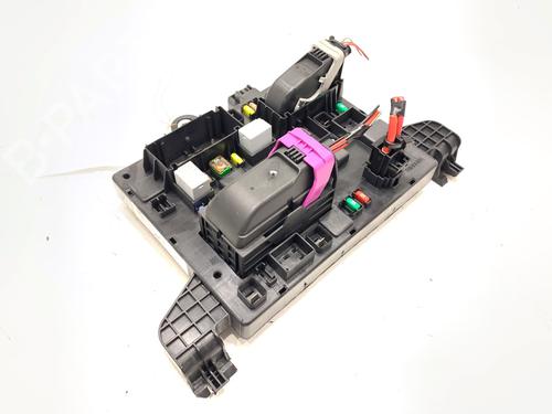 Used Fuse box Fuse box 39293082 39293082