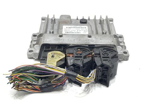 engine-control-unit-ecu-ford-kuga-i-2008-2009-2010-2011-2012-39350131 main image