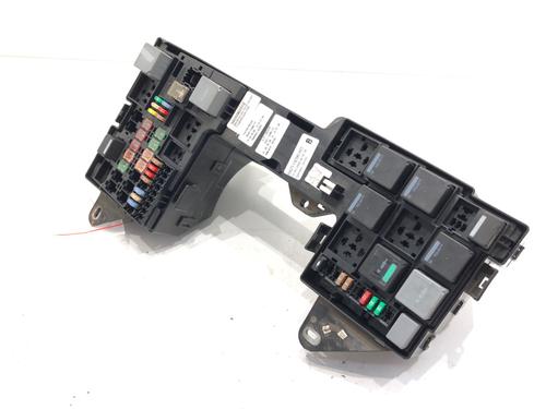Used Fuse box Fuse box 39277038 39277038